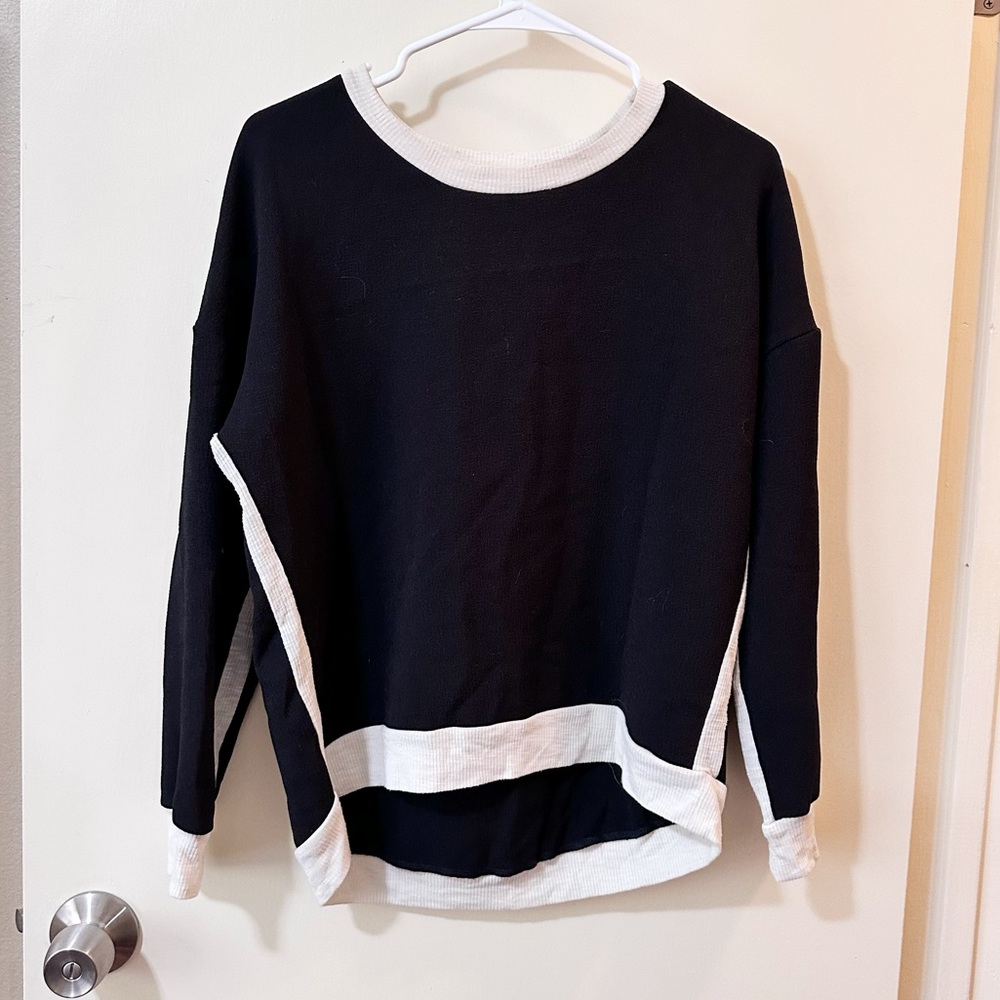 W5 oversized long sleeves black and white